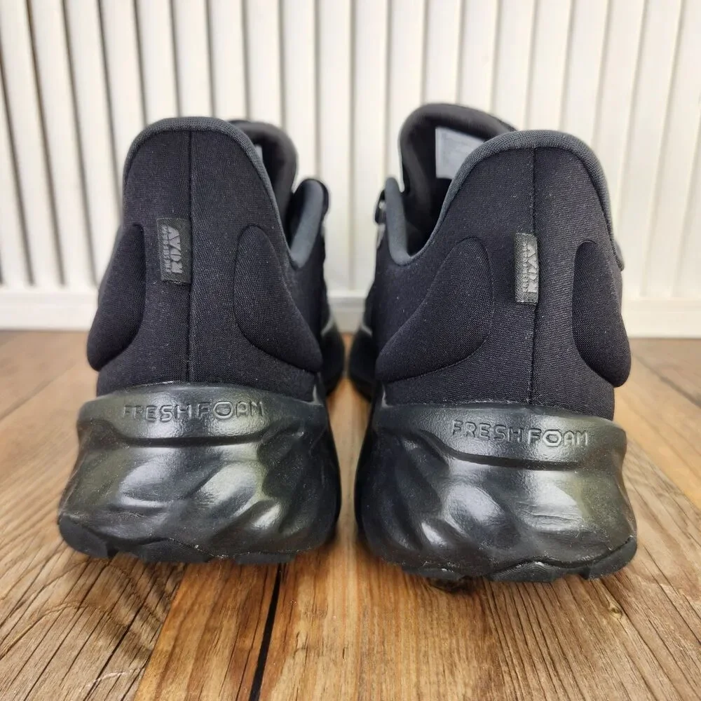 New Balance Fresh Foam Roav v2 Mens Sz 9.5 Black Athletic Running Shoes MROAVSK2